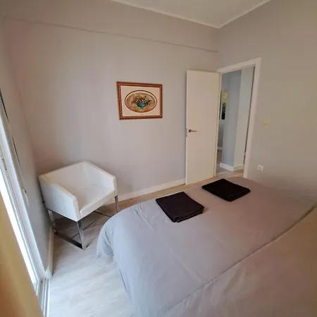 Appartement Modern 2 Bedroom Corner Unit In The Heart Of