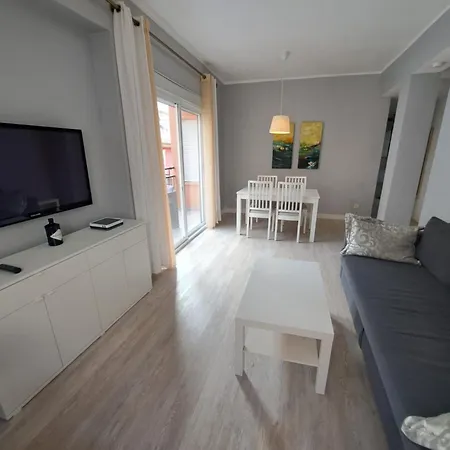Appartement Modern 2 Bedroom Corner Unit In The Heart Of